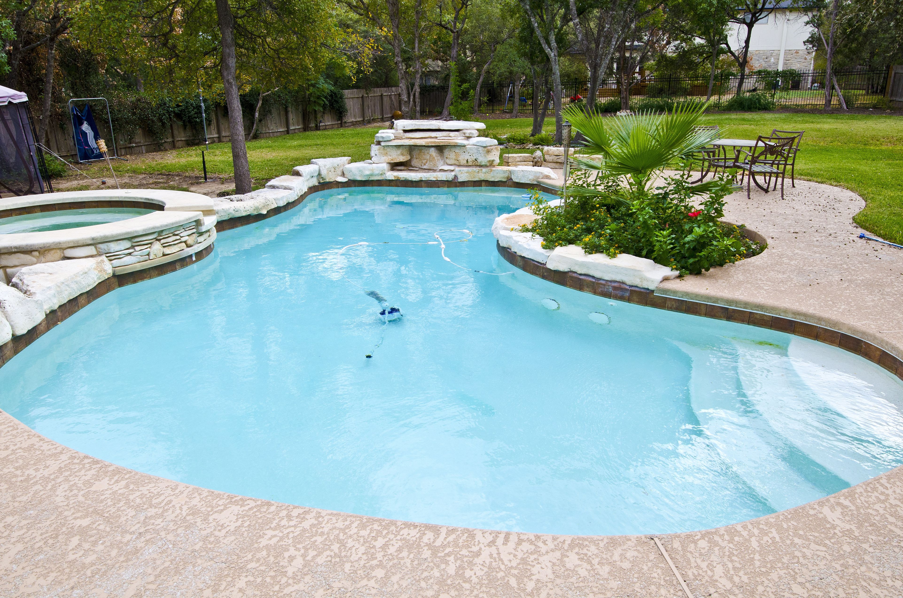 A Pool Cleaning Service in Santa Rosa, CA Can Save You A Lot Of Time and Money